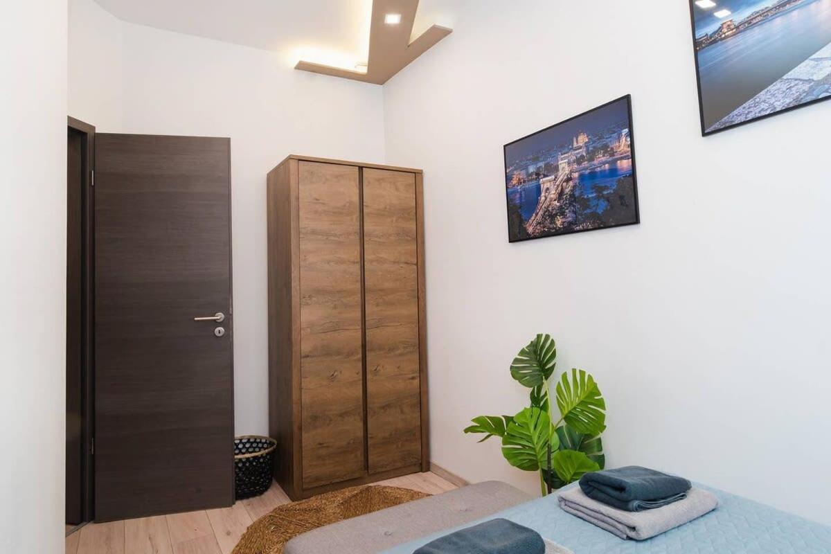 Perfect Place In The Heart Of Downtown Budapest Esterno foto